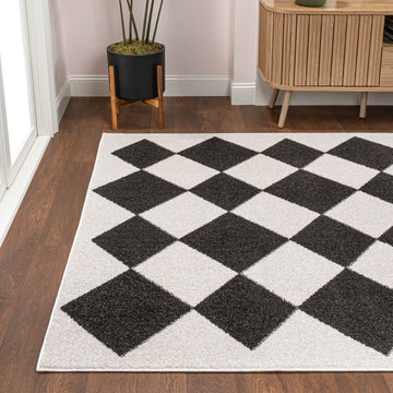 Draper Classic Geometric Diamond Pattern Area Rug
